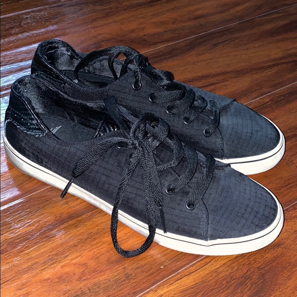 Creative reaction sneakers